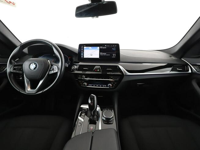 BMW 530 automat full LED navi virtual cocpit kamery auto klima grzane fotele p