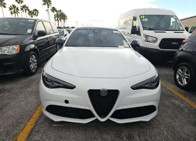 Alfa Romeo Giulia Wersja Ti / bardzo zadbany / niski przebieg