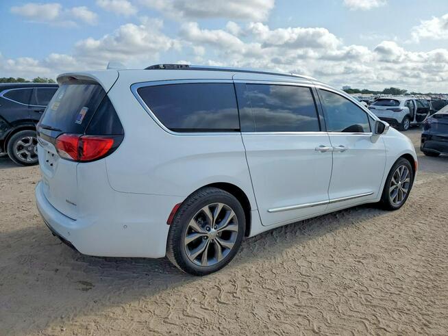 Chrysler Pacifica LIMITED / Bardzo zadbany / niski przebieg