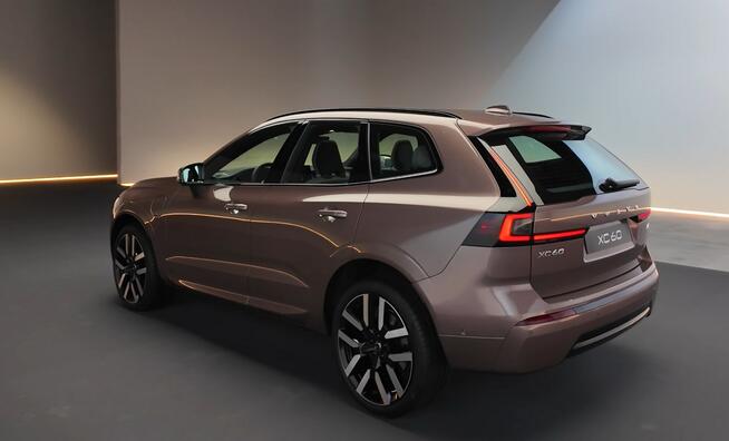 Volvo XC 60 XC60 Ultra T8 AWD Rabat 102 849 zł Dostępne różne kolory i wersje,