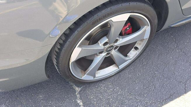 Audi A4 Premium Plus / Quattro / S-Line