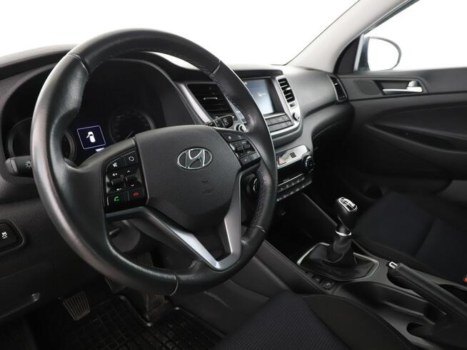 Hyundai Tucson auto klima navi pdc kamera grzane fotele