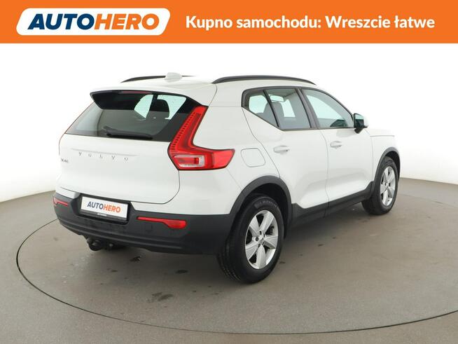 Volvo XC 40 full led automat virtual auto klima navi kamera grzane fotele hak