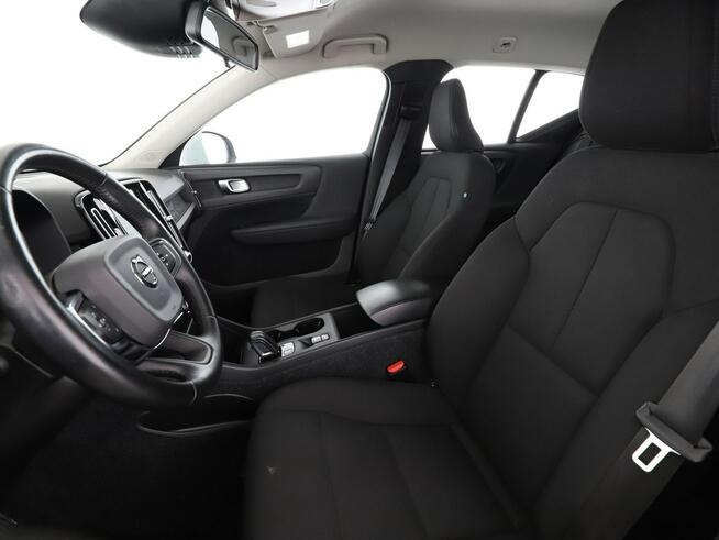 Volvo XC 40 full led automat virtual auto klima navi kamera grzane fotele hak