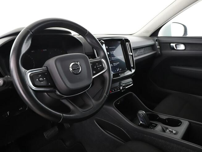 Volvo XC 40 full led automat virtual auto klima navi kamera grzane fotele hak