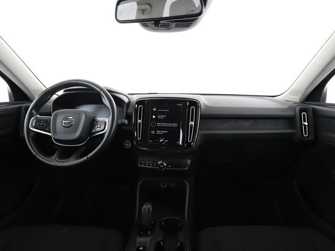 Volvo XC 40 full led automat virtual auto klima navi kamera grzane fotele hak