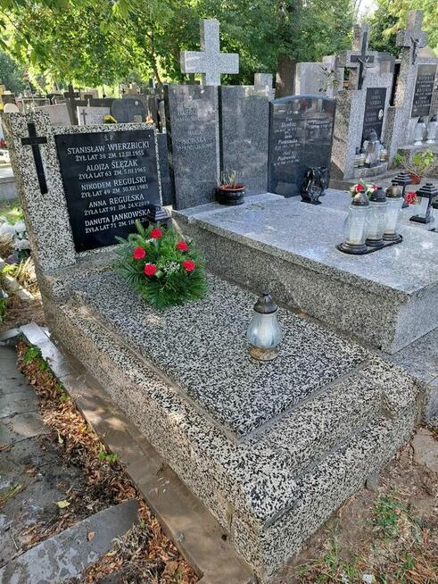 Opieka nad grobami Warszawa – sprzątanie i mycie nagrobków