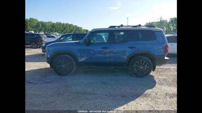 Toyota Land Cruiser Bogata wersja wyposażenia / AWD / niski przebieg
