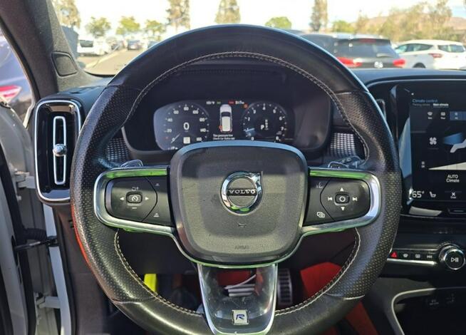 Volvo XC 40 R-Design / AWD / T5 / niski przebieg