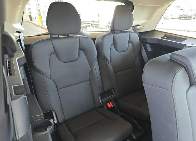 Volvo XC 90 Bogata wersja wyposażenia / AWD / T8