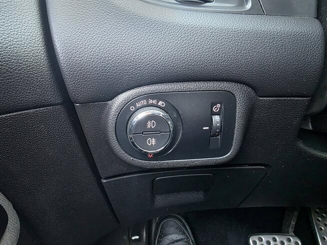 Opel Zafira 2.0 CDTI 165 KM, Bi-Xenon, LED, Alufelgi, Klima, Grzane Fotele, Hak