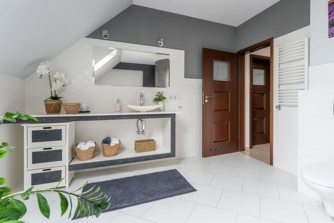 Dom dla rodziny pod Warszawą | 190 m², ogród 1073 m², kolej