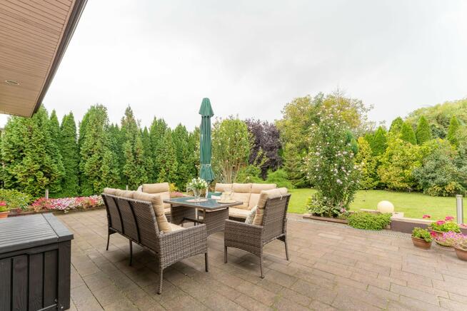 Dom dla rodziny pod Warszawą | 190 m², ogród 1073 m², kolej