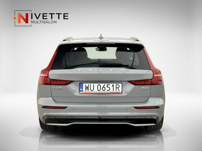 Volvo V60 2,0 B4 Mild Hybrid 197+14KM (197 KM) Plus Dark Salon PL Faktura VAT