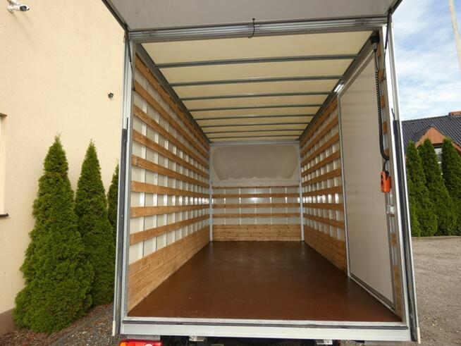 Renault Master kontener winda 750 kg drzwi boczne 3 miejsca