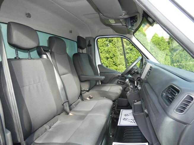 Renault Master kontener winda 750 kg drzwi boczne 3 miejsca