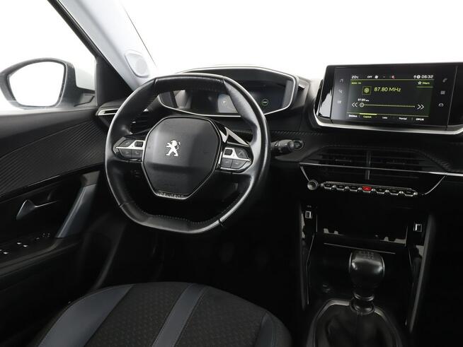 Peugeot 2008 full led panorama virtual navi pdc auto klima