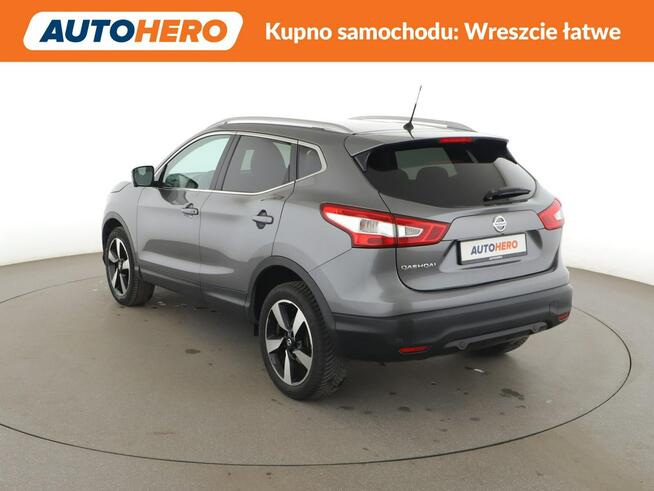 Nissan Qashqai navi kamery 360 panorama auto klima manual