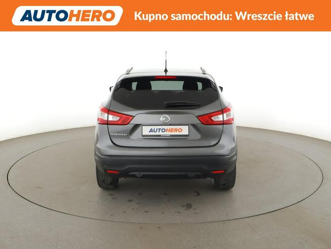 Nissan Qashqai navi kamery 360 panorama auto klima manual
