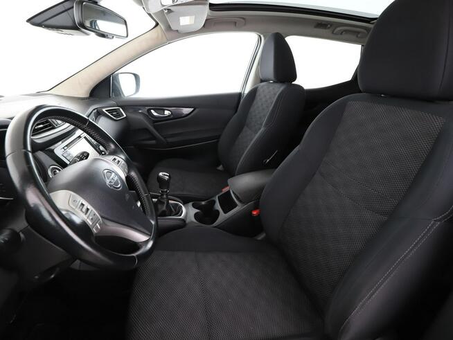 Nissan Qashqai navi kamery 360 panorama auto klima manual