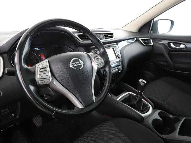 Nissan Qashqai navi kamery 360 panorama auto klima manual