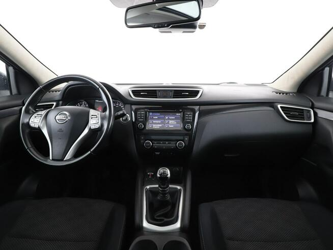 Nissan Qashqai navi kamery 360 panorama auto klima manual
