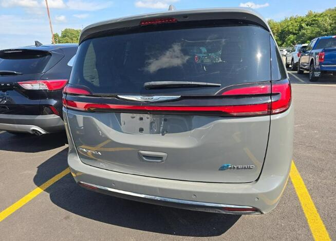 Chrysler Pacifica LIMITED / Hybryda / niski przebieg