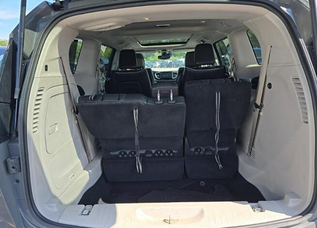 Chrysler Pacifica LIMITED / Hybryda / niski przebieg