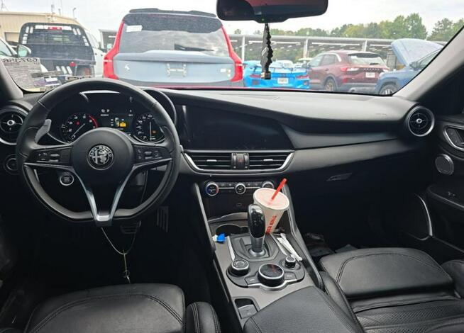 Alfa Romeo Giulia Wersja Ti / AWD / niski przebieg