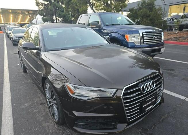 Audi A6 Premium Plus / Quattro / 3.0 V6