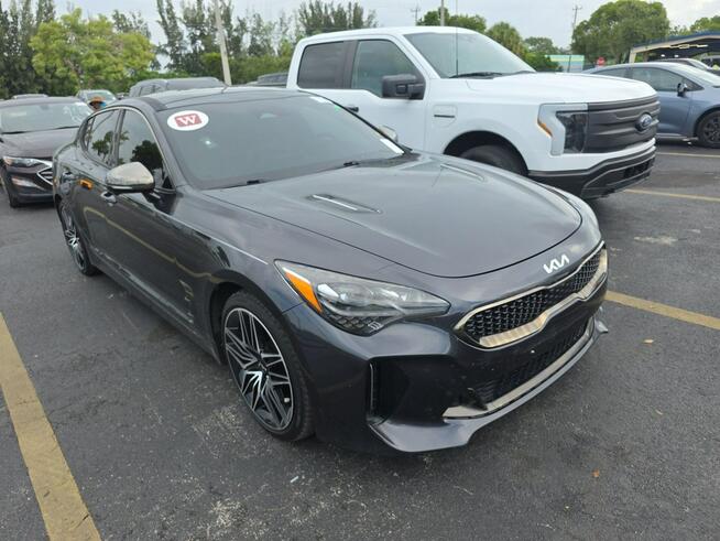 Kia Stinger Najwyższa wersja wyposażenia GT2 / niski przebieg
