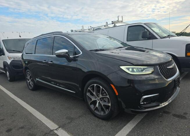 Chrysler Pacifica LIMITED / AWD / niski przebieg