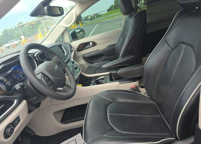 Chrysler Pacifica LIMITED / AWD / niski przebieg