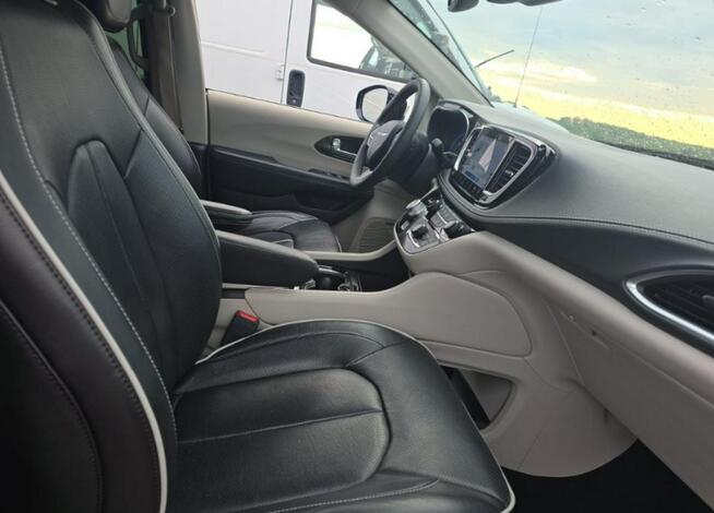 Chrysler Pacifica LIMITED / AWD / niski przebieg