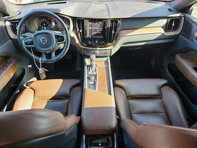 Volvo XC 60 INSCRIPTION / AWD / T5 / niski przebieg