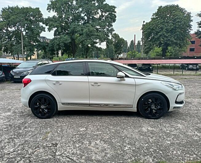 Citroen DS5 model 2015, najbogatsza wersja, bardzo zadbane, serwisowane