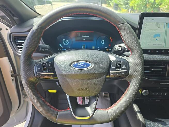 Ford Escape Najwyższa wersja wyposażenia ST-Line Elite / AWD / niski przebieg