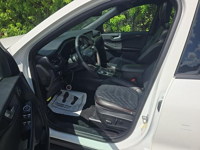 Ford Escape Najwyższa wersja wyposażenia ST-Line Elite / AWD / niski przebieg