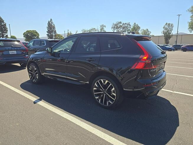 Volvo XC 60 Najwyższa wersja wyposażenia ULTRA / AWD / B5