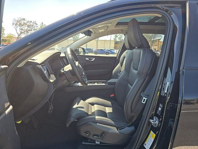 Volvo XC 60 Najwyższa wersja wyposażenia ULTRA / AWD / B5