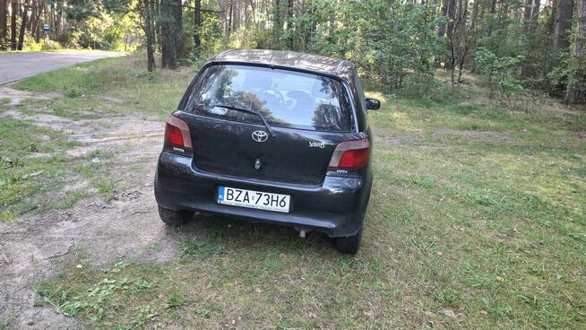 Syndyk sprzeda - Toyota Yaris, 2002 r.