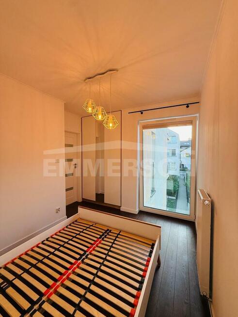 3 pokoje/duży balkon/zieleń