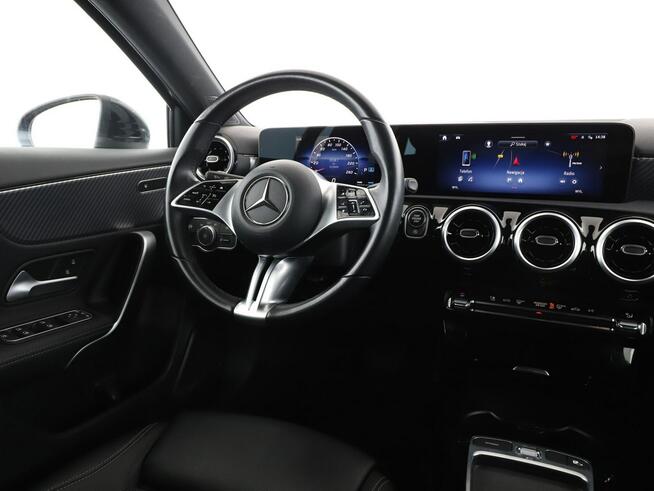 Mercedes A 180 automat virtual navi kamera grzane fotele full led