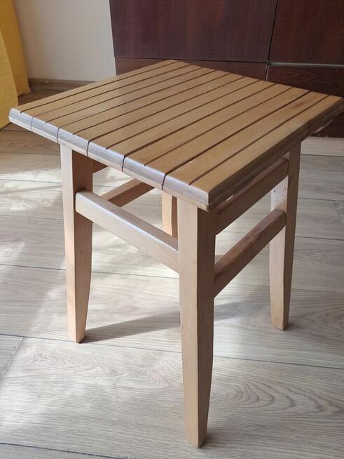 Taborety drewniane jasne, 2 szt., do sprzedania