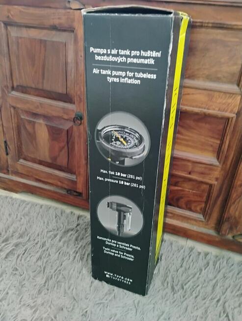 Pompka Tufo AIR TANK PUMP 18 bar / 261 PSI Booster Tubeless