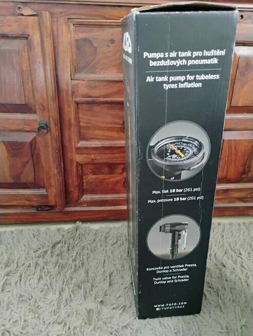 Pompka Tufo AIR TANK PUMP 18 bar / 261 PSI Booster Tubeless