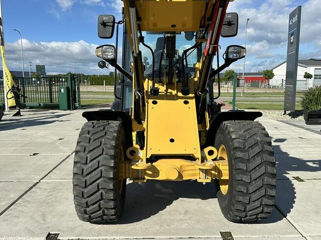 FABRYCZNIE NOWA ŁADOWARKA CAT 906