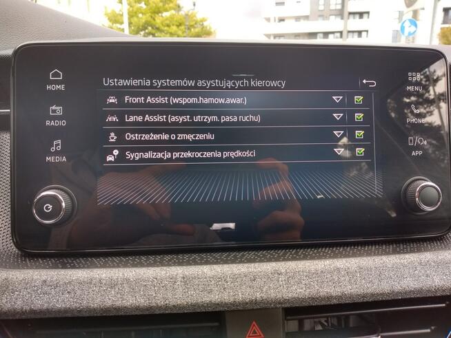 Škoda Scala 1.0 TSI 95KM selection led czujniki virtual cockpit smartlink fv23%