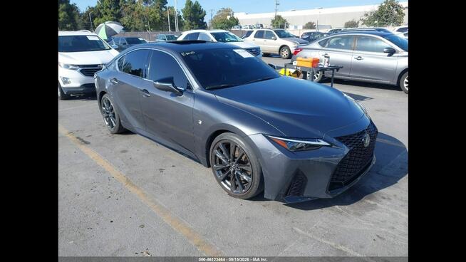 Lexus IS