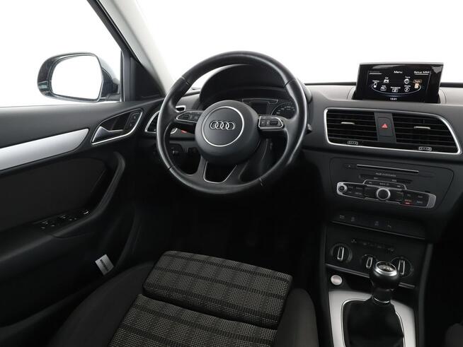 Audi Q3 full LED S-Line Selection Navi Tempomat Grzane fotele Czujniki parkowa